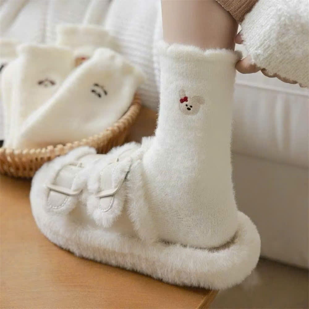 Đôi Tất Cổ Cao Lông Cừu Trắng Họa Tiết Ấm Áp - hình 1